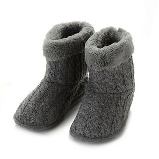 Isotoner Dark grey cable knit slipper boots