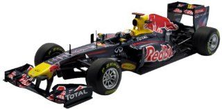 Minichamps Red Bull Racing Renault RB7 S.Vettel 2011 118 Spielzeug