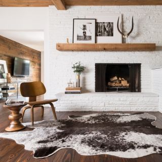 Safavieh Faux Cowhide Brown/ White Polyester Rug (5 x 66)