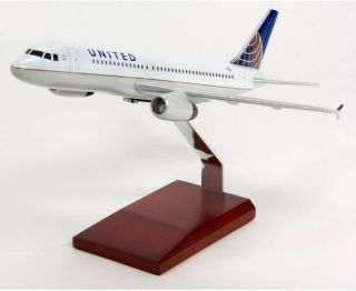 Daron Worldwide United Airlines A320 Continental/United 1/100 Scale Model Plane   Commercial Airplanes