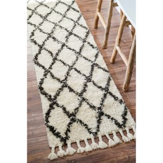 nuLOOM Hand knotted Moroccan Trellis Natural Shag Wool Runner Rug (28