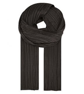 PLEATS PLEASE ISSEY MIYAKE   Madame pleated scarf